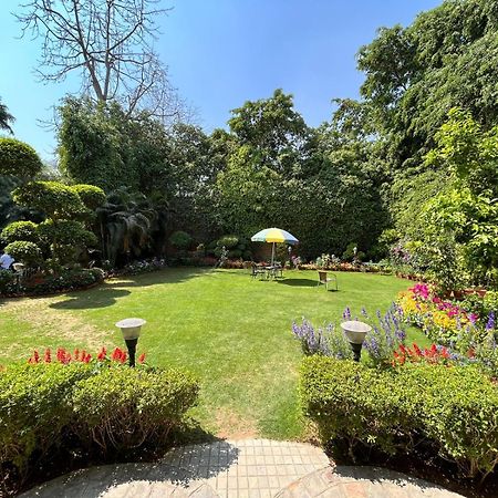 The Estate Villa New Delhi Exteriör bild