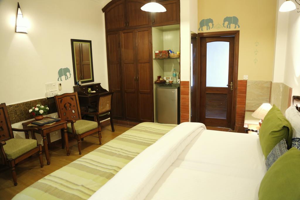 The Estate Villa New Delhi Exteriör bild